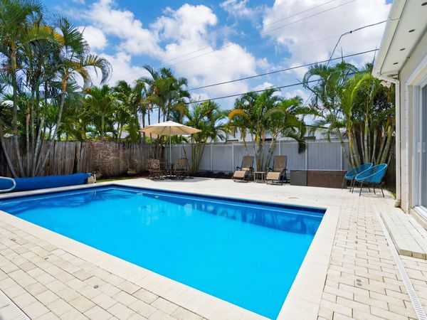 250 NE 57th Street, Oakland Park, FL 33334