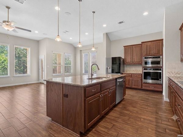 921 ACADEMY OAKS DR, San Marcos, TX 78666