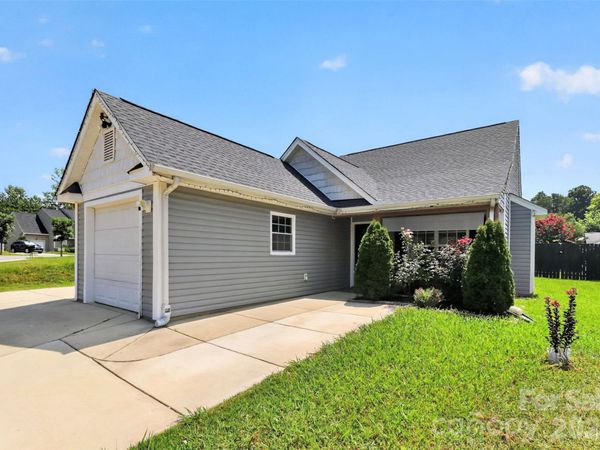 6033 Mary Blair Lane, Charlotte, NC 28214