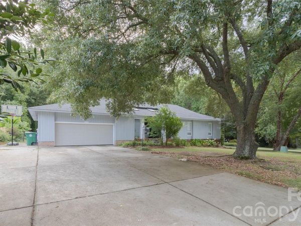 19330 Yachtman Drive, Cornelius, NC 28031