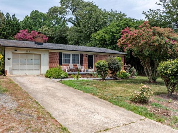 1809 31st Street NE, Hickory, NC 28601
