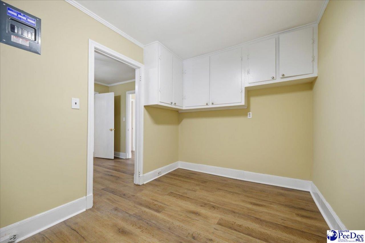 107 Tedder St Photo 13