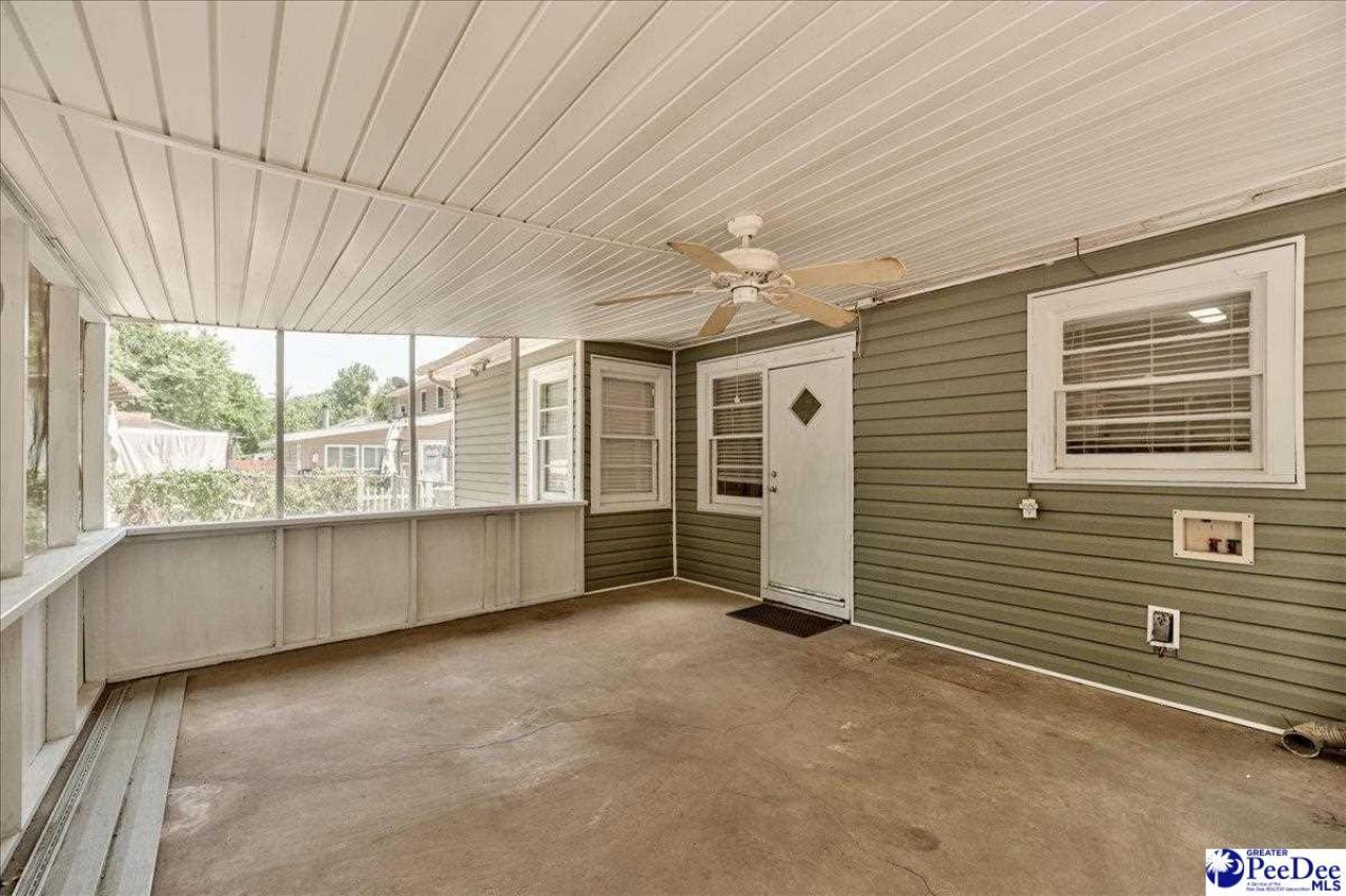 107 Tedder St Photo 24