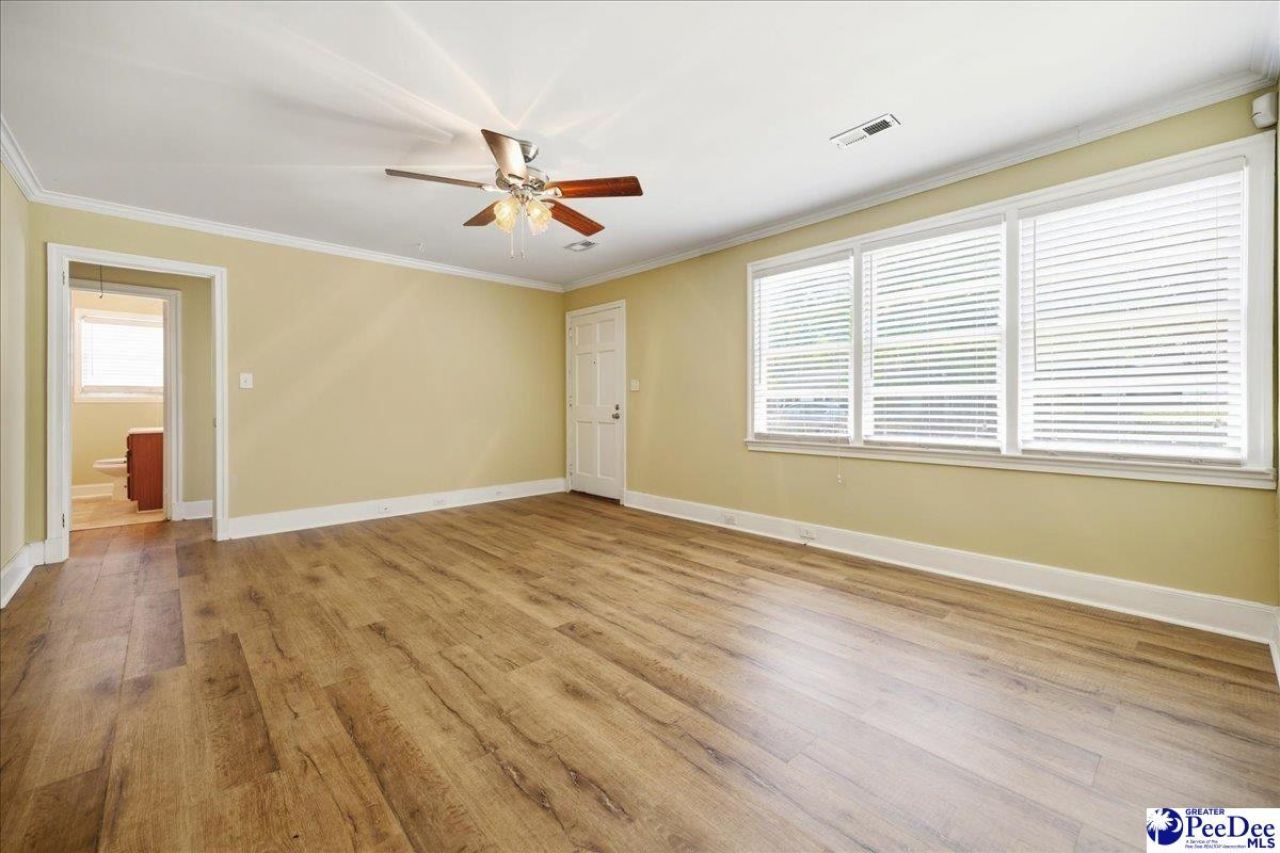 107 Tedder St Photo 7
