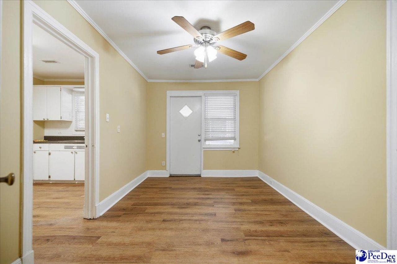 107 Tedder St Photo 8
