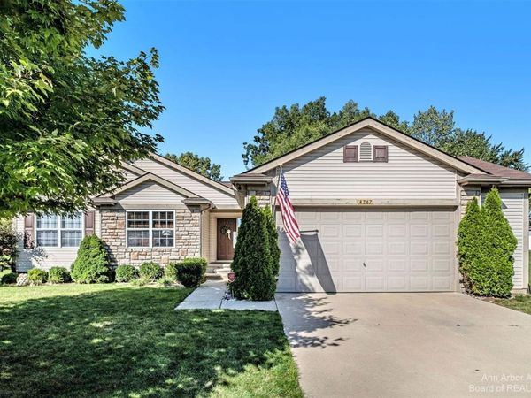 4267 Knollcrest Road, Ann Arbor, MI 48108