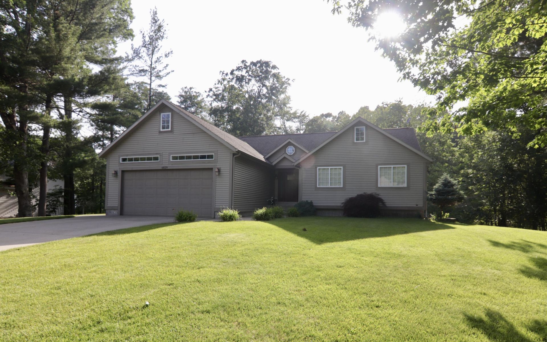 6829 Wintergreen Drive, Fruitport, MI 49415 Main Photo