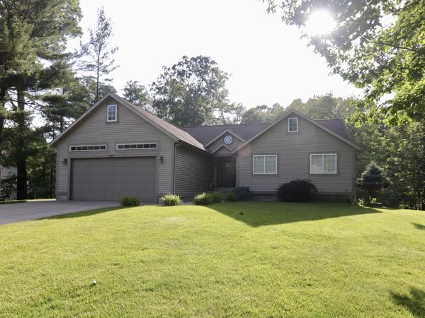 6829 Wintergreen Drive, Fruitport, MI 49415