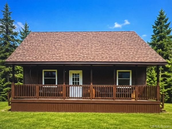 5738 N Simmons Road, Clark Twp, MI 49745