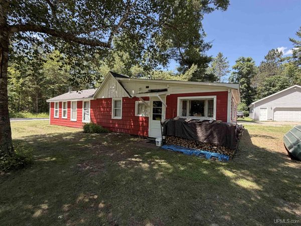 8826 N Boot Lake Road, Hiawatha Twp, MI 49854
