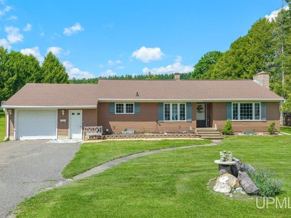 910 Houghteling Street, Iron Mountain, MI 49801