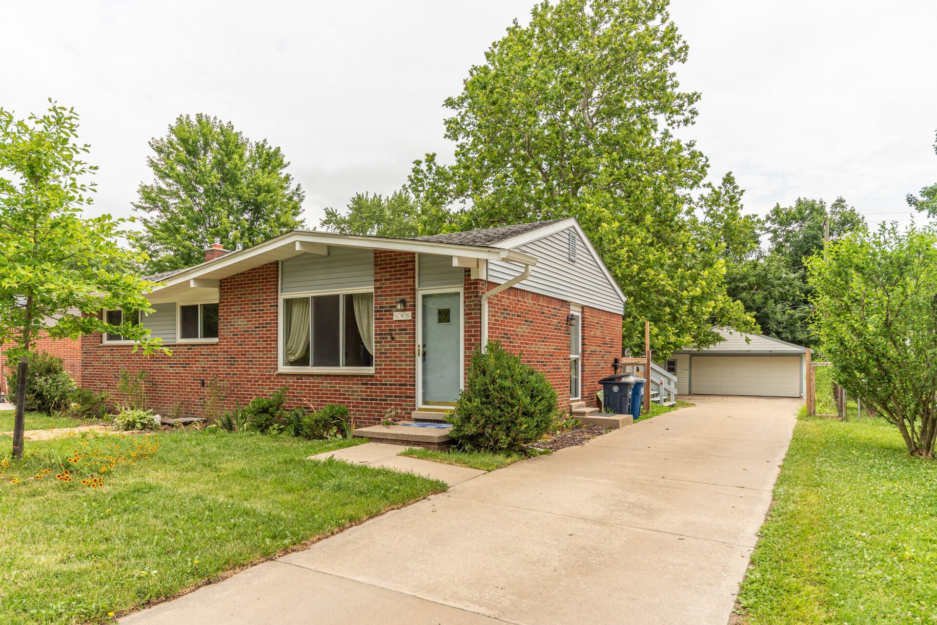 640 Dellwood Drive, Ann Arbor, MI 48103 Main Photo