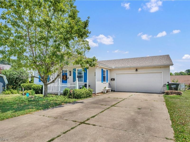 384 25th Street NW, Massillon, OH 44647 Photo 3