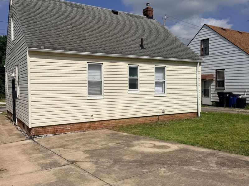 4387 E 175th Street, Cleveland, OH 44128 Photo 3