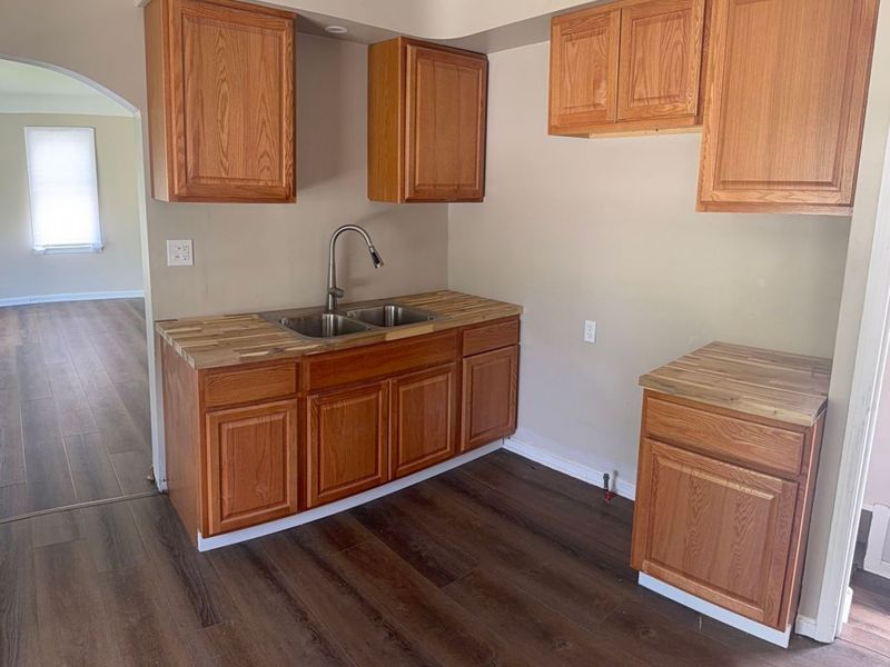4387 E 175th Street, Cleveland, OH 44128 Photo 5