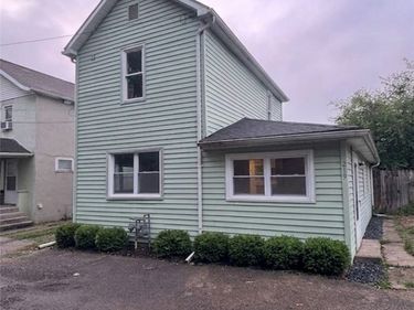 219 3rd Drive SE, New Philadelphia, OH 44663