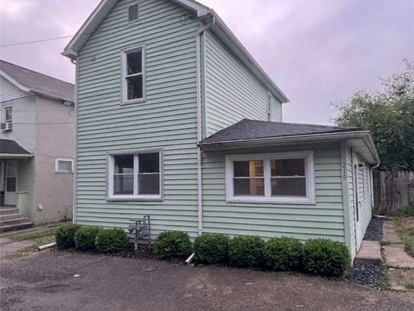 219 3rd Drive SE, New Philadelphia, OH 44663