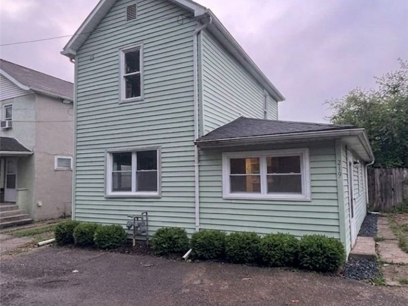 219 3rd Drive SE, New Philadelphia, OH 44663 Photo 1
