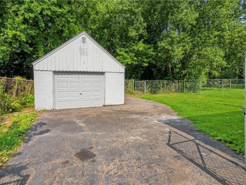 1146 Packard Drive, Akron, OH 44320 Photo 32