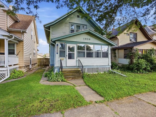 1529 D Avenue NE, Cedar Rapids, IA 52402