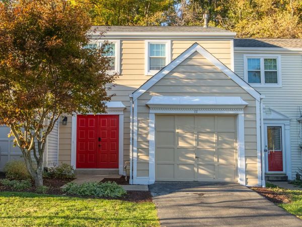111 Commons Drive , Oakmont, PA 15139