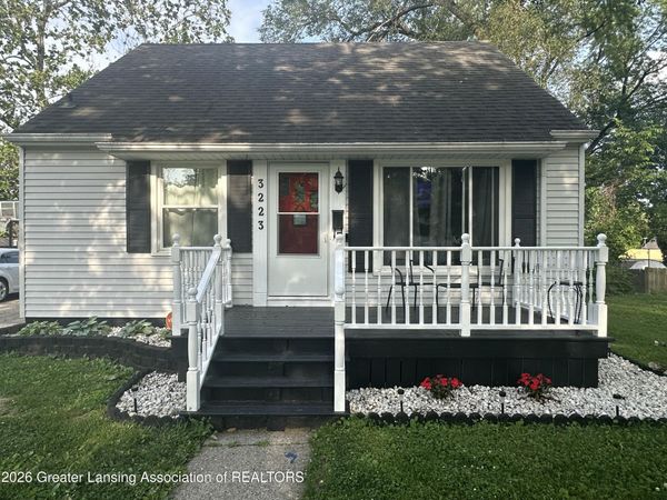 3223 Plymouth Drive, Lansing, MI 48910