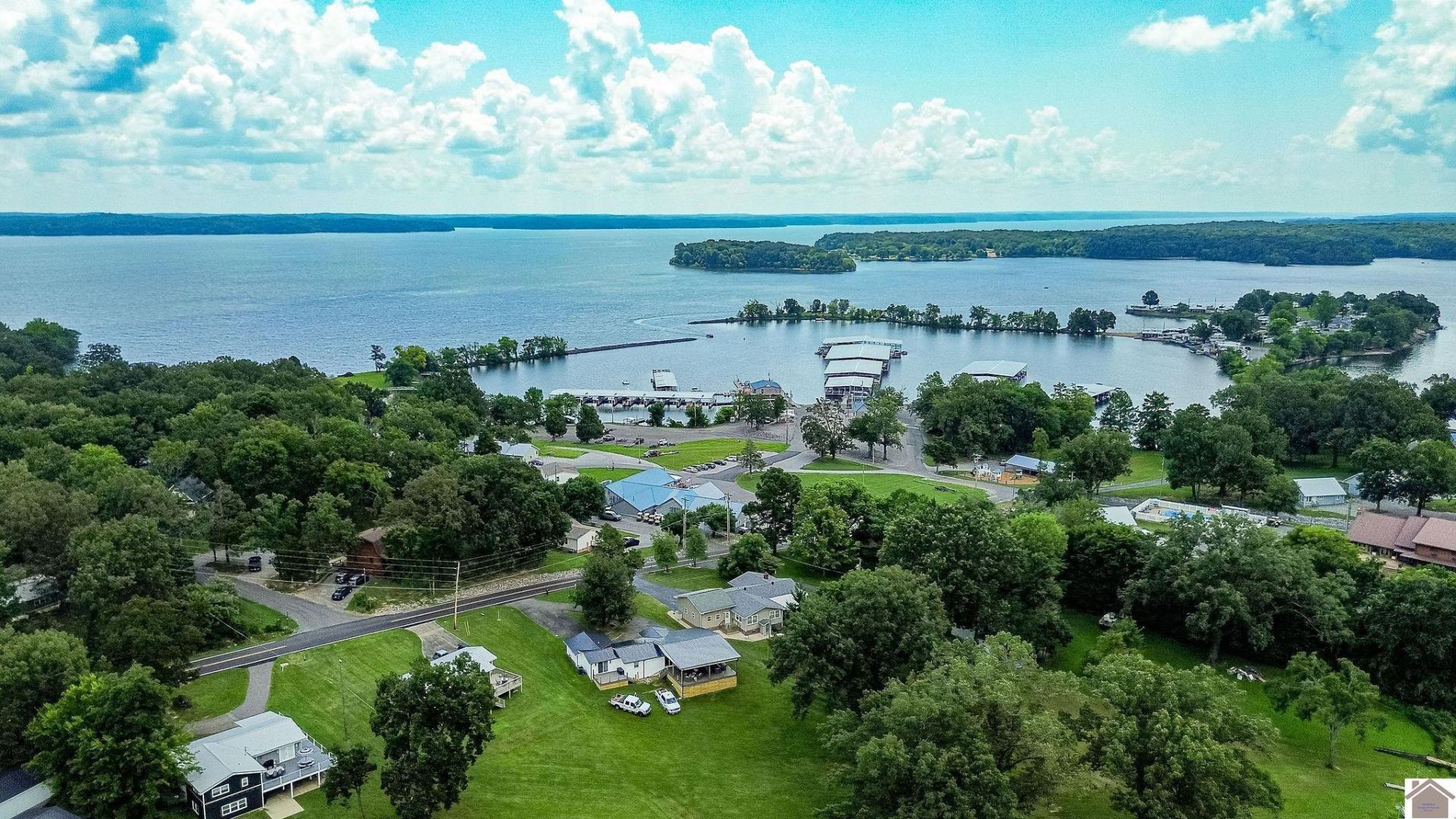 10 Captain Lane, Gilbertsville, KY 42044