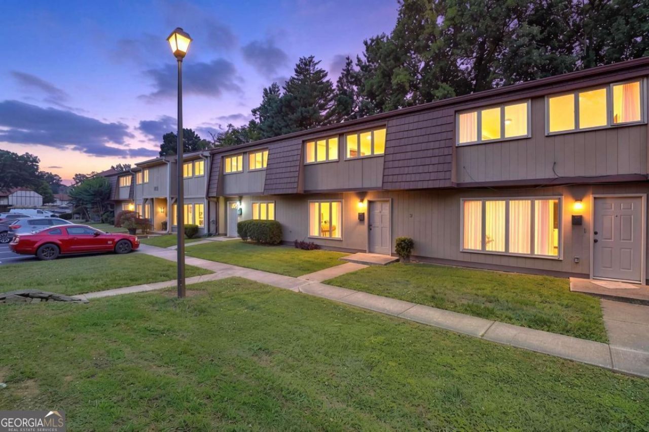 1811 Ashborough Circle, Unit G, Marietta, GA 30067 Main Photo