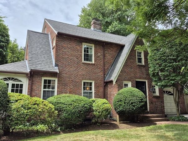 20 Shaw Rd, Wellesley, MA 02481
