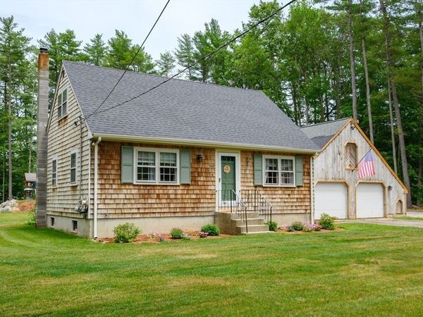 544 Spring St, Hanson, MA 02341