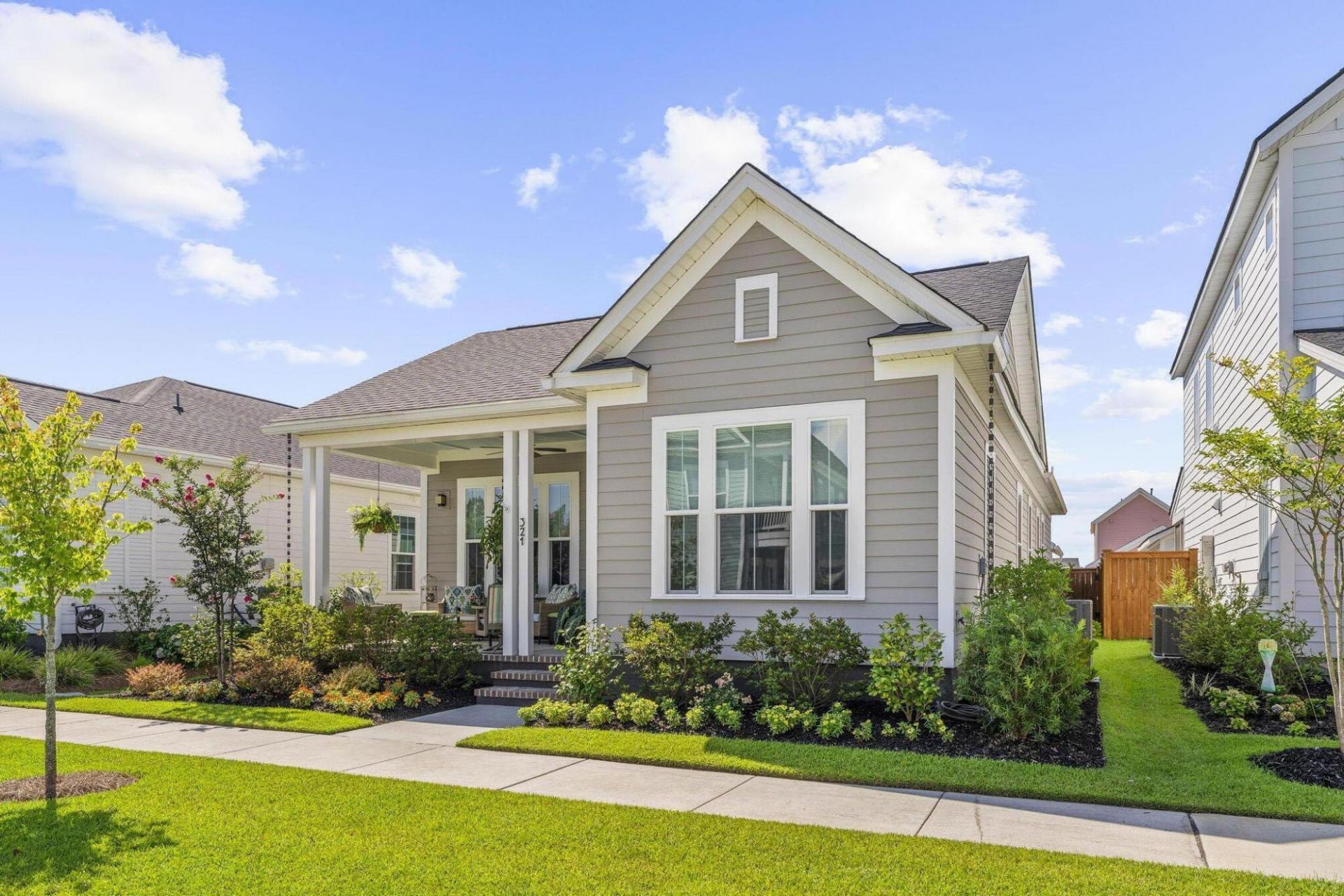 321 Eclipse Street Photo 2