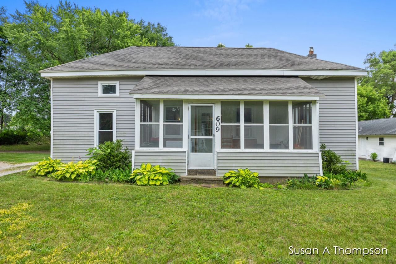 609 E Washington Street, Greenville, MI 48838 Main Photo