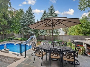7000 Weston Circle, Edina, MN 55439