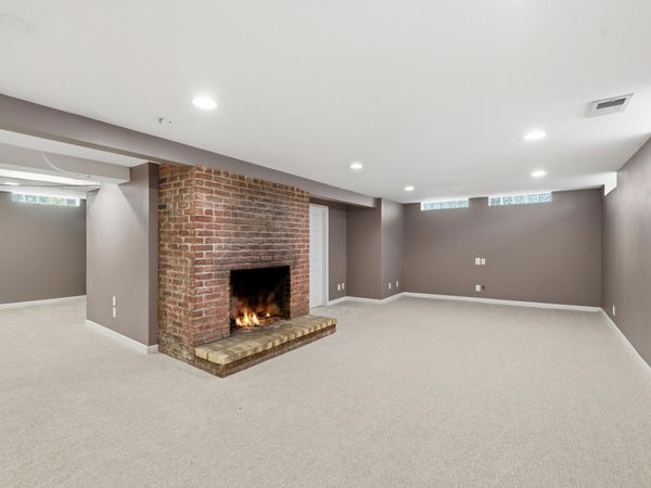 3131 Parkview Boulevard, Robbinsdale, MN 55422