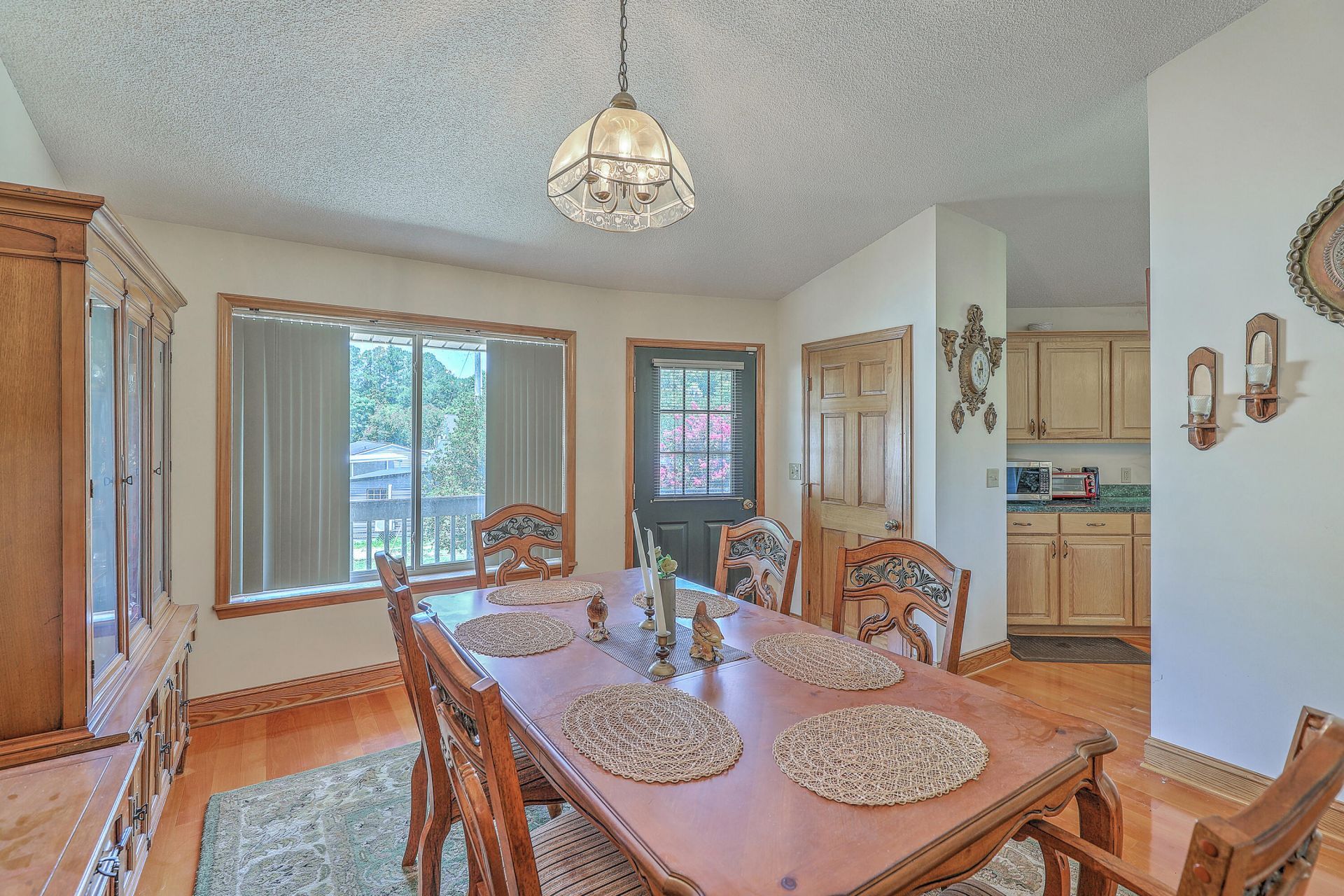 395 Summerset Lane  Photo 21