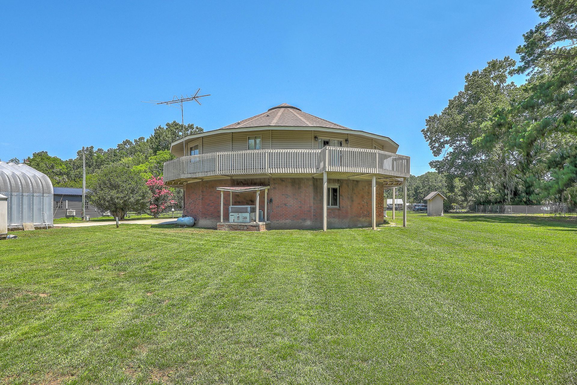 395 Summerset Lane  Photo 8