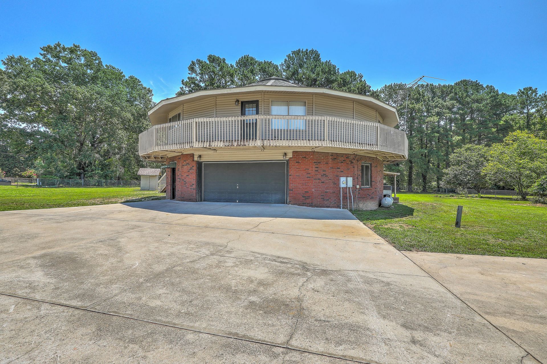 395 Summerset Lane  Photo 9