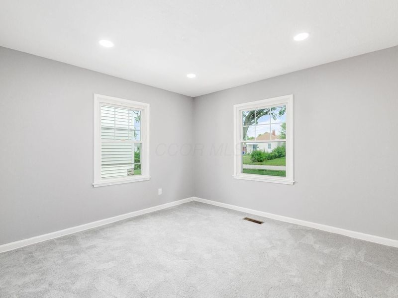 949 E 19th Avenue, Columbus, OH 43211 Photo 18