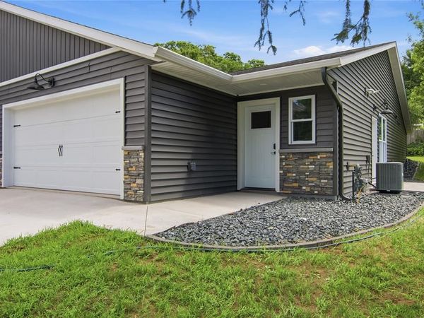 1321 Carpenter Avenue, Eau Claire, WI 54703