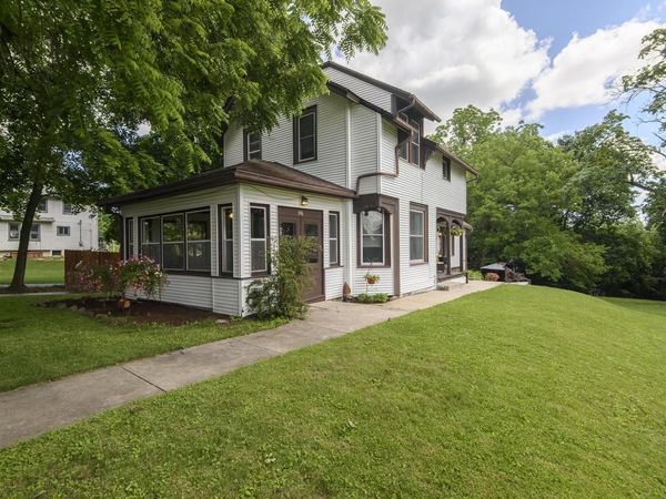 346 High STREET, Pewaukee, WI 53072