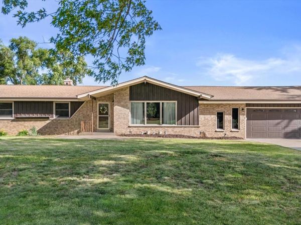 S93W22525 Henneberry AVENUE, Big Bend, WI 53103