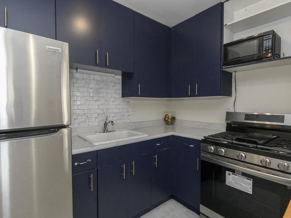 2222 E Belleview PLACE, Milwaukee, WI 53211
