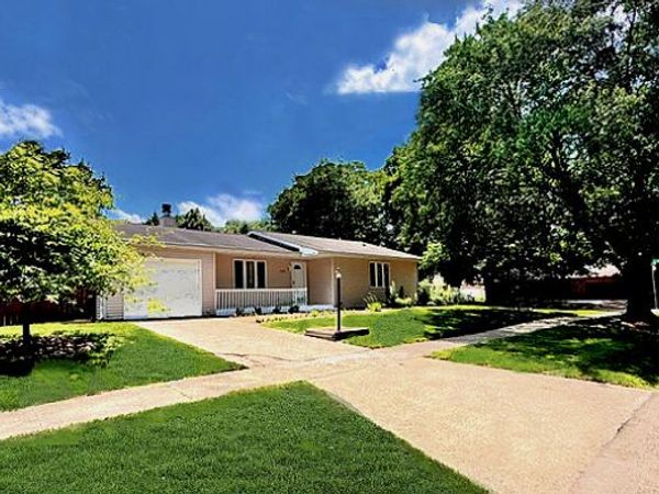 2707 WORCESTER Drive , Champaign, IL 61821