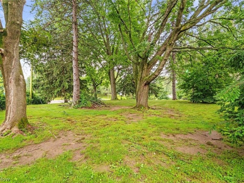 2253 Hi Vue Drive, Green, OH 44312 Photo 24