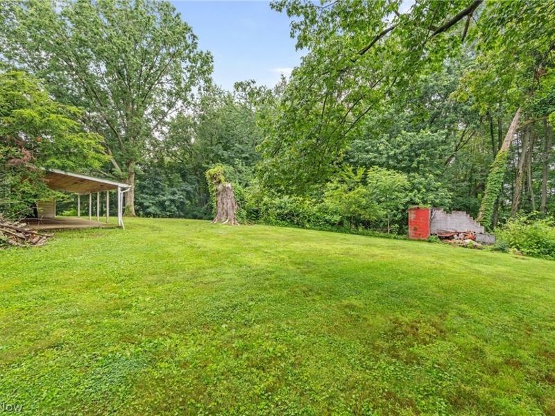 2253 Hi Vue Drive, Green, OH 44312 Photo 25