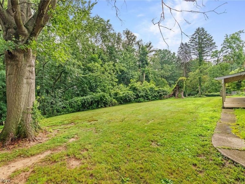 2253 Hi Vue Drive, Green, OH 44312 Photo 26