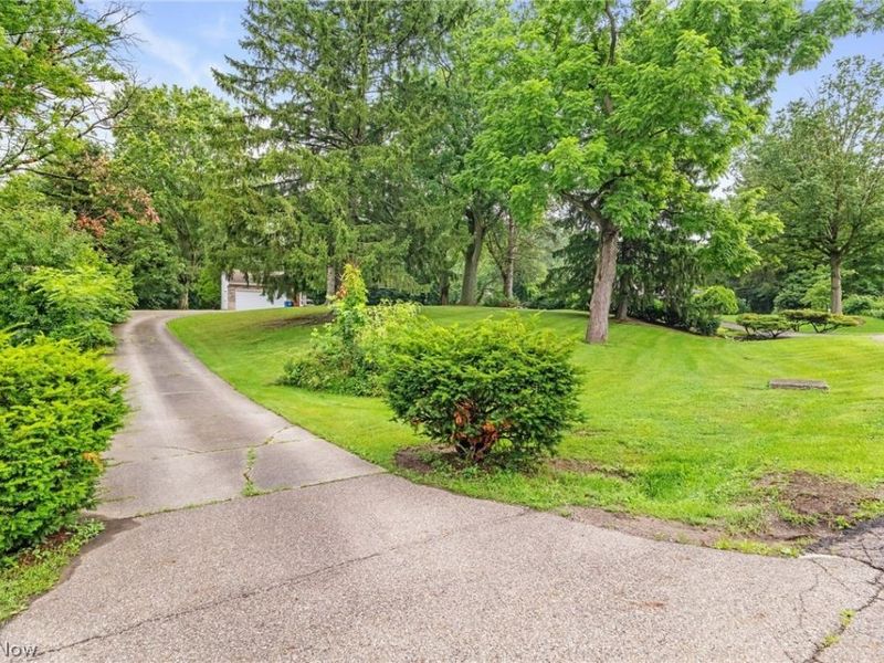 2253 Hi Vue Drive, Green, OH 44312 Photo 28