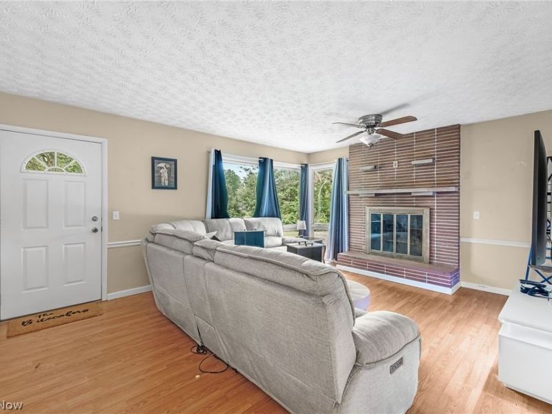 2253 Hi Vue Drive, Green, OH 44312 Photo 3