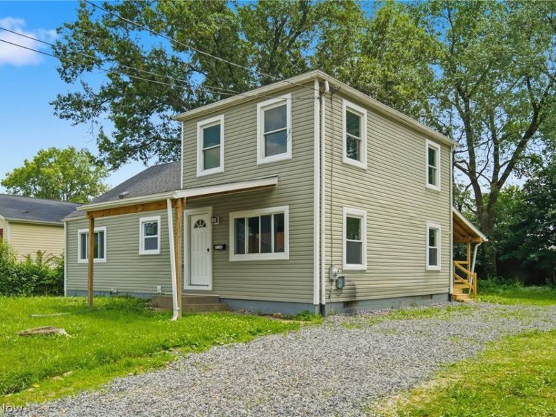2116 25th Street NE, Canton, OH 44705 Photo 2
