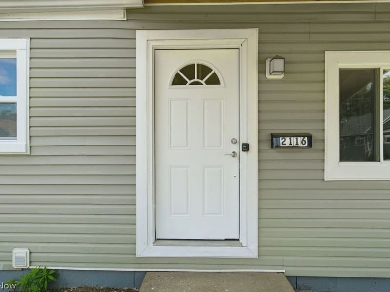 2116 25th Street NE, Canton, OH 44705 Photo 4